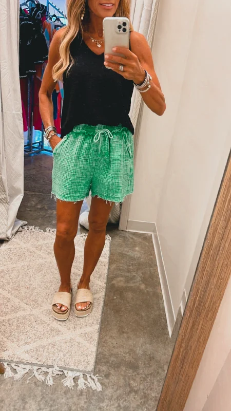 THE BERMUDA BAY SHORTS-GREEN--FLASH SALE